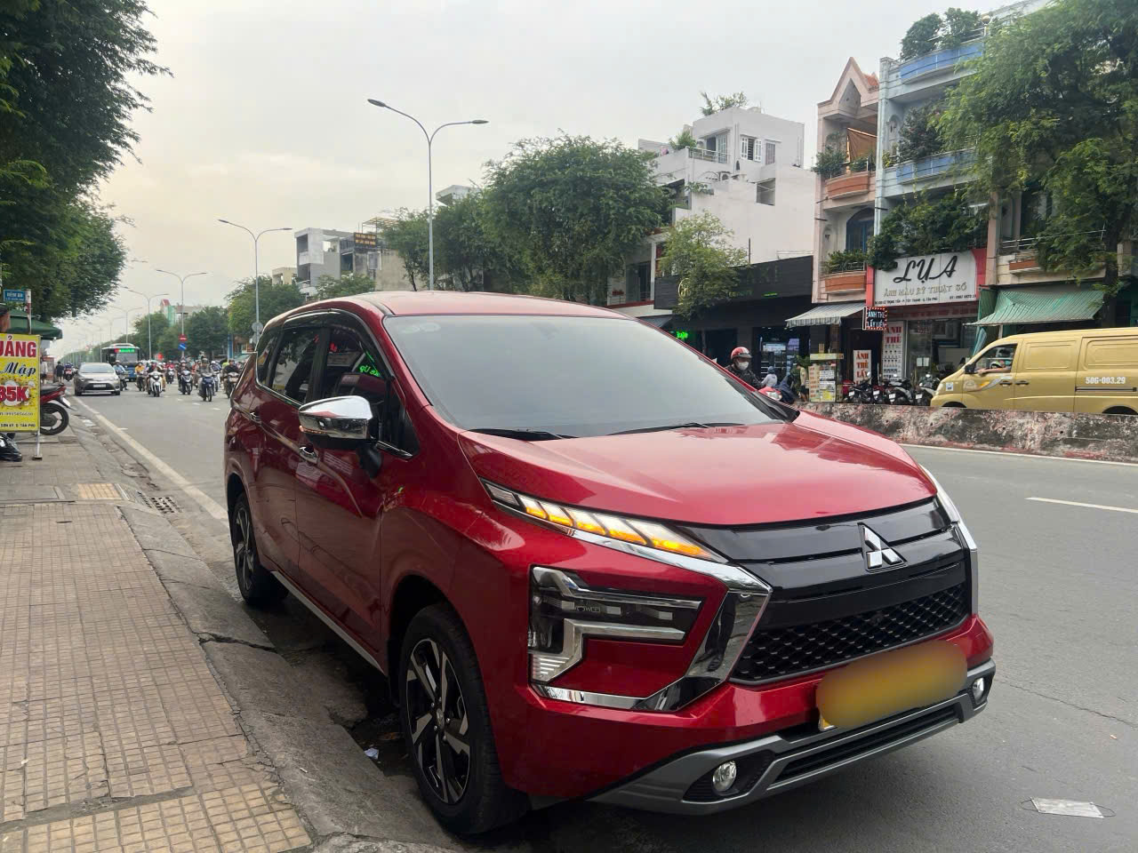 MITSUBISHI XPANDER PRE 1.5L ĐỎ